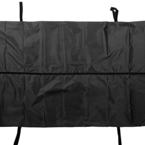 Bolsa para cadaver, elaborada en PVC de 96x220 cm, en material totalmente plastificado en calibre 10. Doble carro de cierre, tapa antiescurrimiento, termofusionada en capas. Color negro